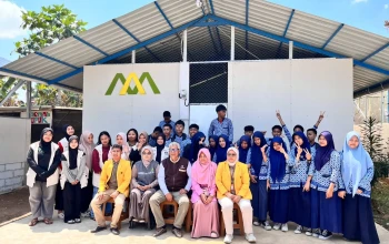 Siswa SMP Belajar IPA dan Kewirausahaan melalui Laboratorium Alam Usaha Jamur di Gowa, Sulawesi Selatan