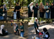 Edukasi Konservasi Macaca maura dan Pengelolaan Sampah, Mahasiswa Ajak Masyarakat Peduli Lingkungan