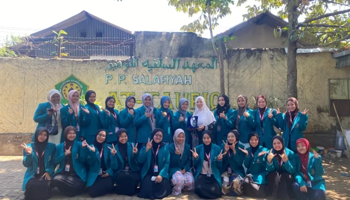 Mahasiswi KKN IAF Surabaya Bantu Pesantren At-Taufiq Malang Perkuat Digitalisasi dan Promosi