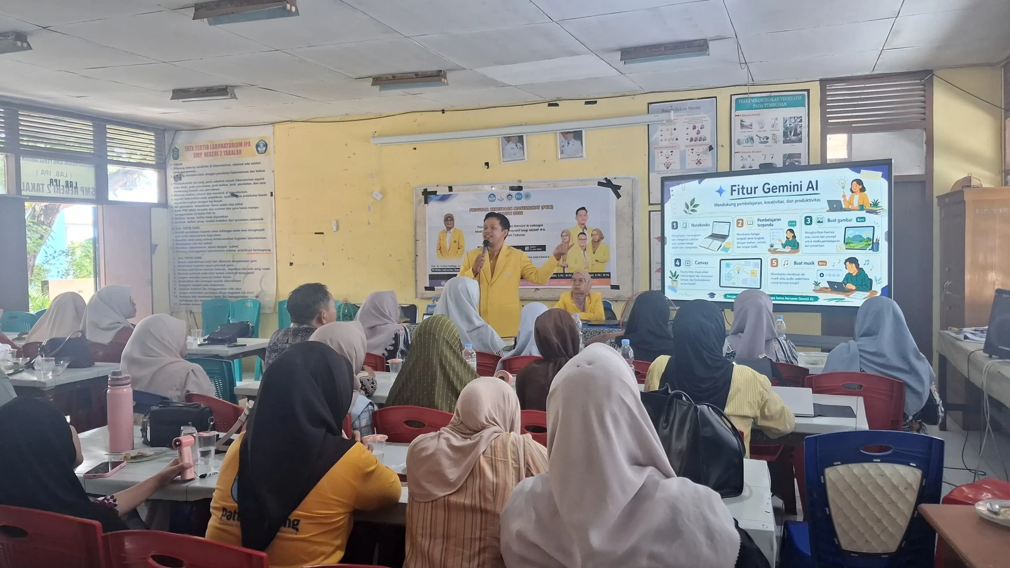 Pemaparan Materi Pengenalan Tools pada Gemini AI oleh Tim PKM Jurusan Pendidikan IPA UNM.jpg