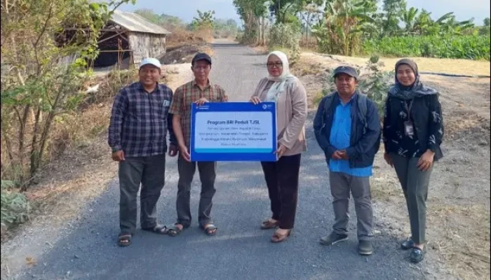 BRI Peduli TJSL Bantu Pembangunan Jalan Desa Wringinanom, Dorong Aktivitas Ekonomi Masyarakat
