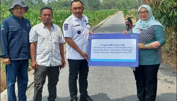 BRI Peduli TJSL Dukung Pembangunan Jalan Desa Alaskandang untuk Tingkatkan Mobilitas dan Produktivitas