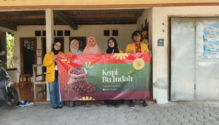 KKN Kelompok 9 Universitas Billfath Dampingi Pelaku UMKM Desa Tenggiring Menuju Transformasi Usaha di Era Digital