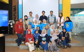 Semangat Hari Sumpah Pemuda, Srikandi PLN UP3 Jember Dorong Kemandirian Usaha Ibu-Ibu Rumah Cahaya Bunda Bisa melalui Pelatihan Digital Marketing